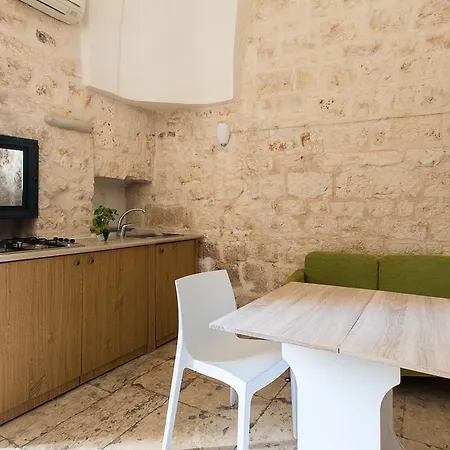 Antica Dimora Guiscardi אוסטוני
